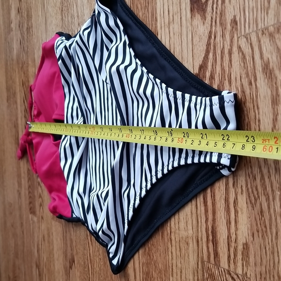 (S) Women's Halter Neck Cutout Ruched One Piece Swimsuit Beach Vacation Keyhole - Picture 3 of 8